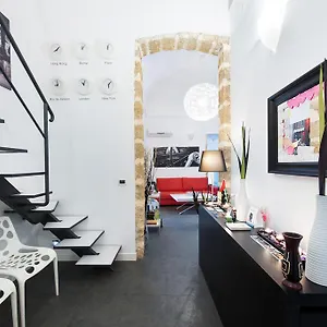 Bed & Breakfast White