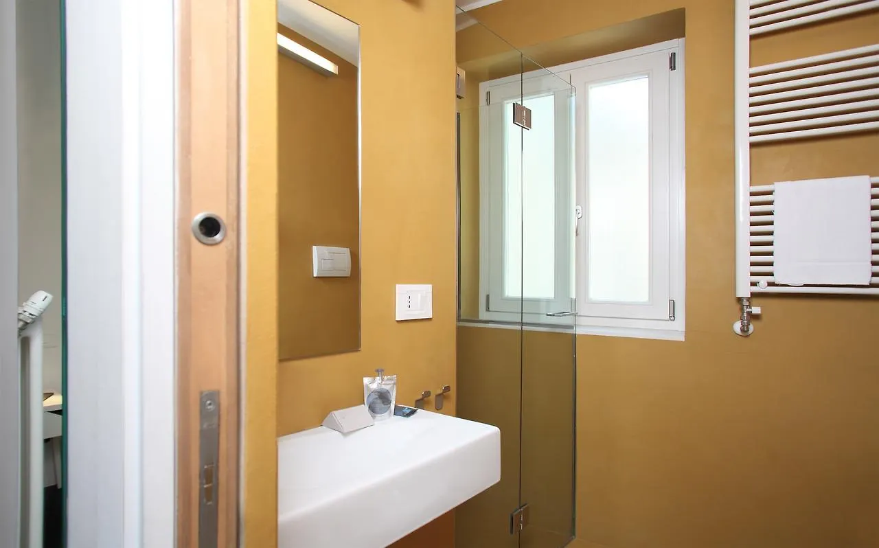 N38E13 Bb Art Design Bed & Breakfast Palermo 3*,  İtalya